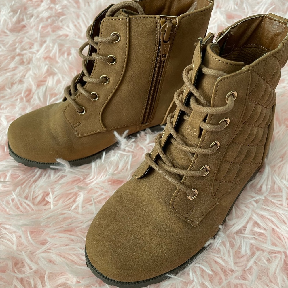 Children’s Place, Girls Brown Quilted Boots | Size 11 - Picture 3 of 8
